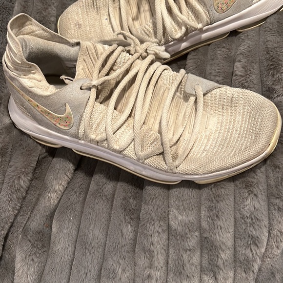 Nike KD Air Zoom size 10.5 white on white used and worn but still cool - Picture 2 of 9